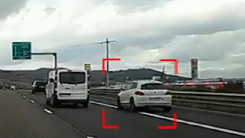 Manevra periculoasă făcută de un şofer pe A1. Poliţiştii îl caută pe conducătorul auto
