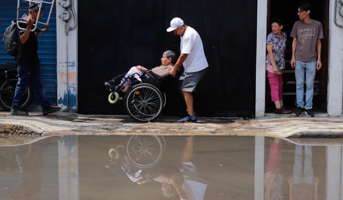 Inundaţii şi alunecări de teren de proporţii în Mexic. Cel puţin 41 de persoane au murit