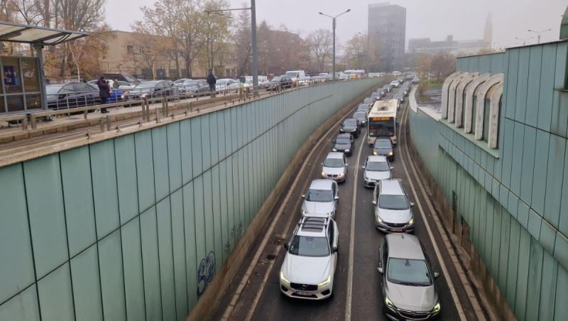 Circulaţia autovehiculelor de aprovizionare, curierat şi salubrizare ar putea fi restricţionată în Capitală