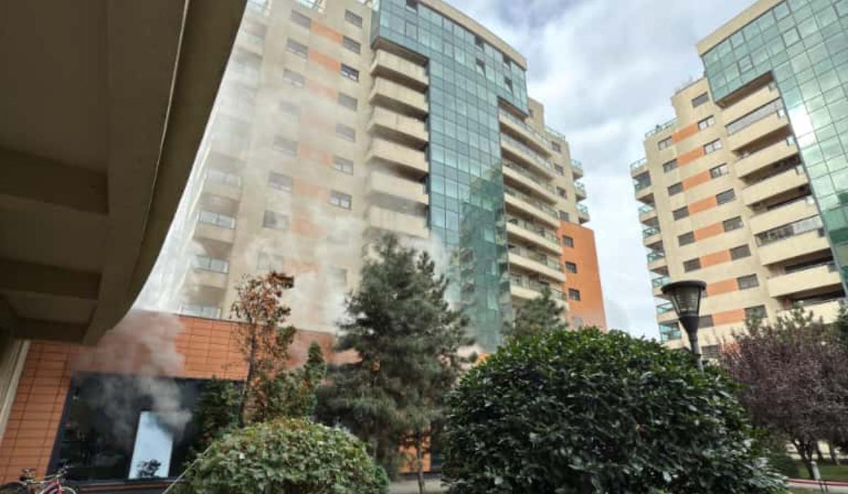 Incendiu în Bucureşti, la o zi după tragedia din Rahova. Focul a izbucnit la subsolul unui bloc din Sectorul 6