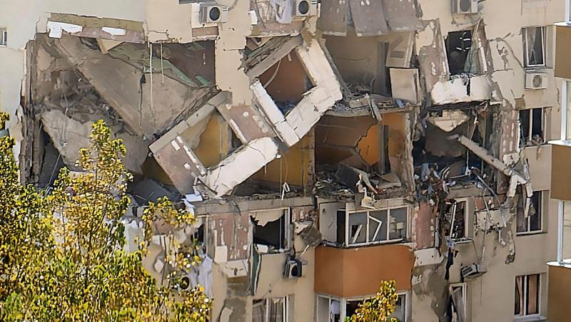 Jumătate&nbsp;demolat, restul consolidat.&nbsp;Cum va fi pus &icirc;n siguranță blocul din Rahova