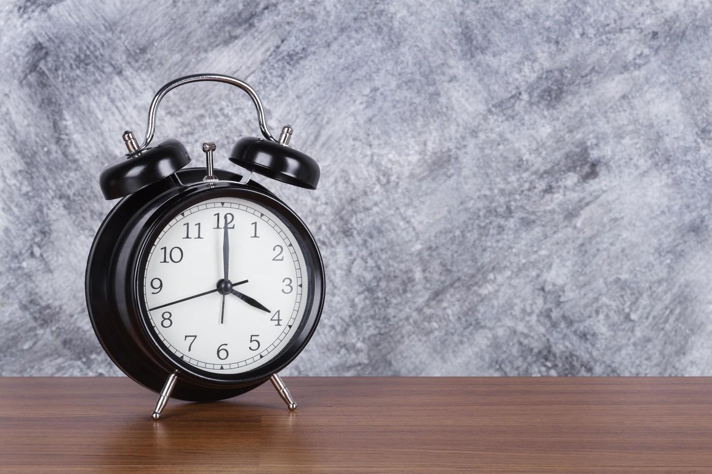 Trecem la ora de iarnă. Cum se dă ceasul pe 25 spre 26 octombrie