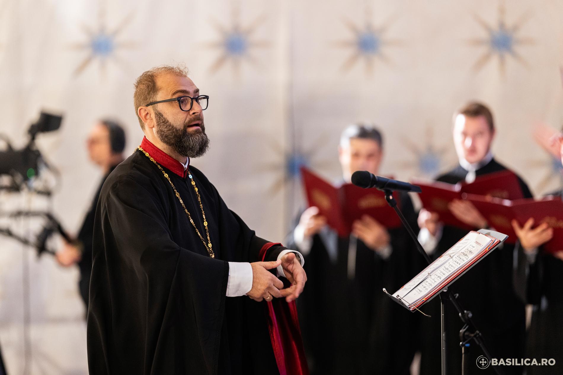 Ziua inaugurării Catedralei Naționale, sub semnul emoţiei, credinţei, dar şi al huiduielilor