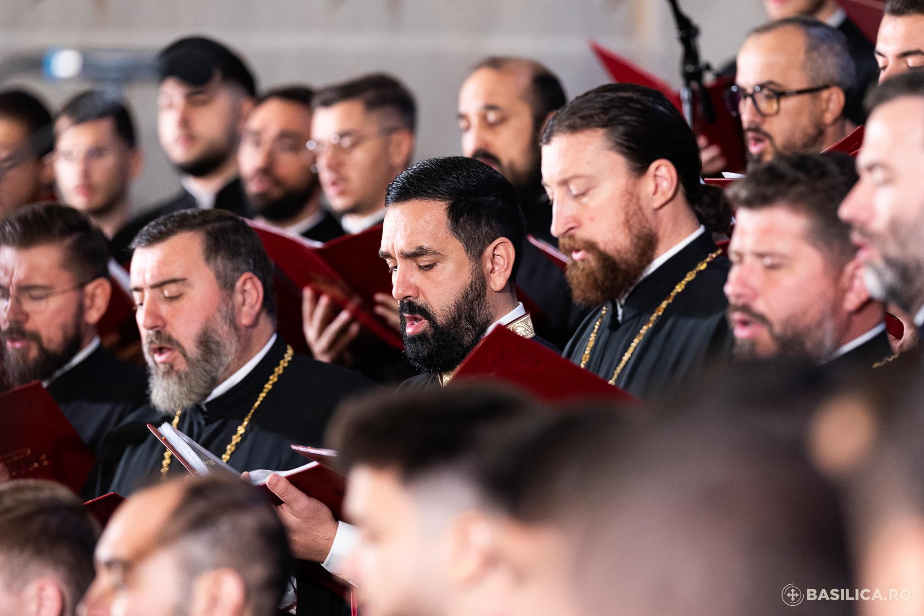 Ziua inaugurării Catedralei Naționale, sub semnul emoţiei, credinţei, dar şi al huiduielilor