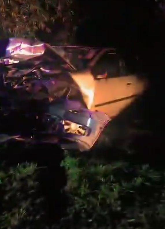 Au plecat de la nunta nepoatei şi au murit în drum spre casă. Doi bunici au pierit într-un accident în Făget