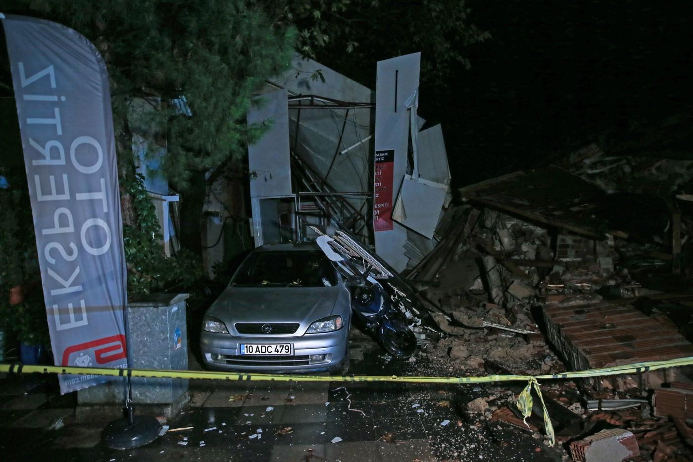 Cutremur de 6,1 în Turcia. Au avut loc 26 de replici în mai puţin de o oră: pagube materiale însemnate