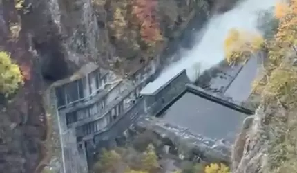 Prima golire completă a barajului Vidraru din ultimii 50 de ani. Exercițiu de simulare în desfășurare