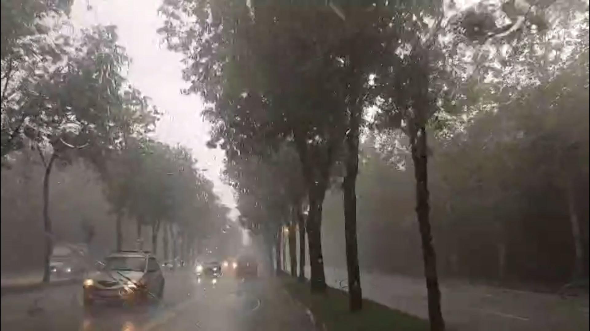 Ciclonul Barbara aduce potop în Bucureşti şi 5 judeţe: va ploua cât pentru 3 luni