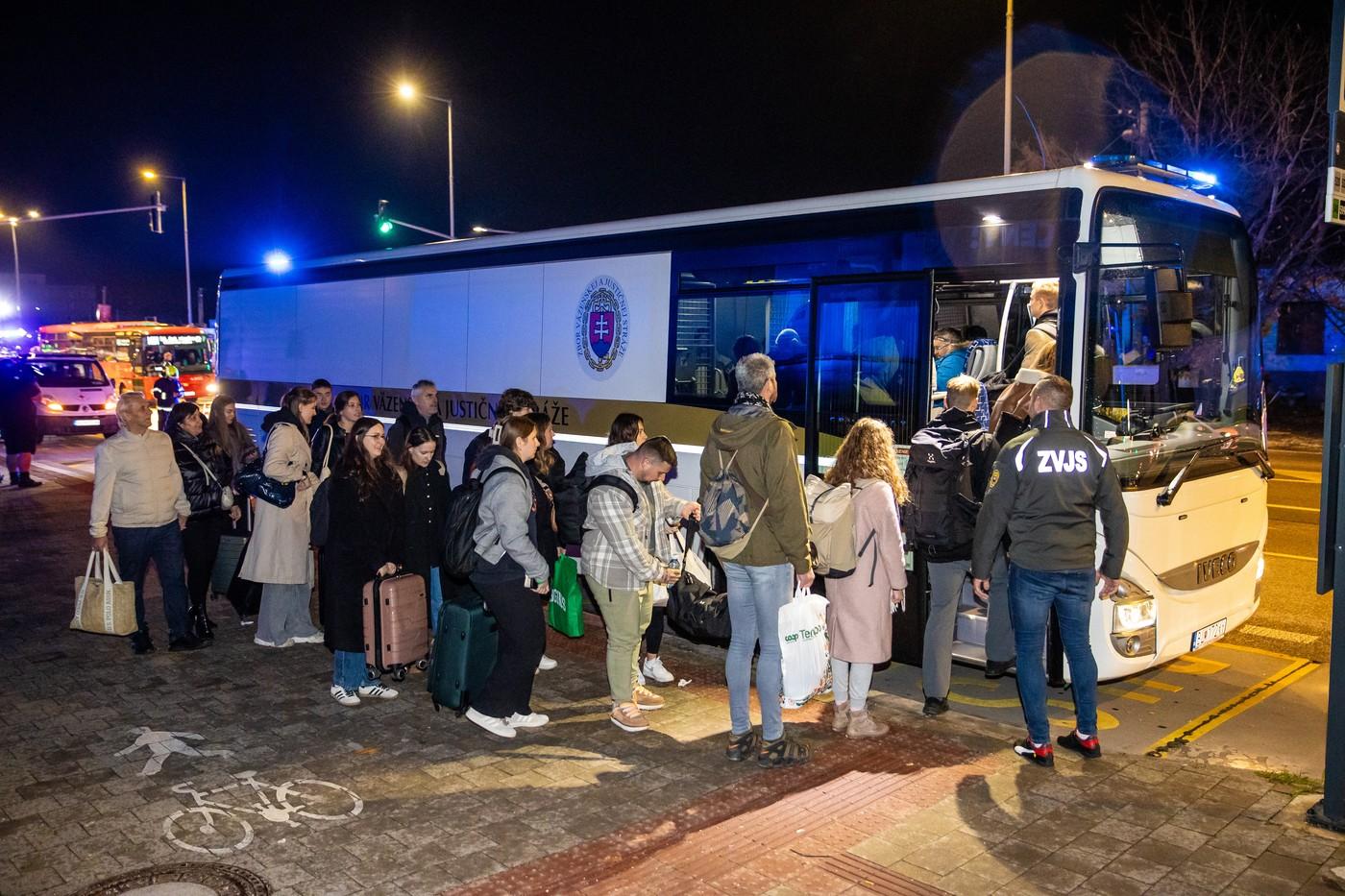 Două trenuri s-au ciocnit în Slovacia: 70 de răniţi. "A fost o bubuitură îngrozitoare"