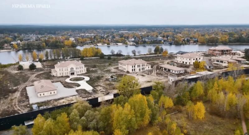 "Cum au jefuit prietenii lui Zelenski țara în timpul războiului" Totul despre scandalul de corupţie care zguduie Ucraina "Cum au jefuit prietenii lui Zelenski țara în timpul războiului" Totul despre scandalul de corupţie care zguduie Ucraina