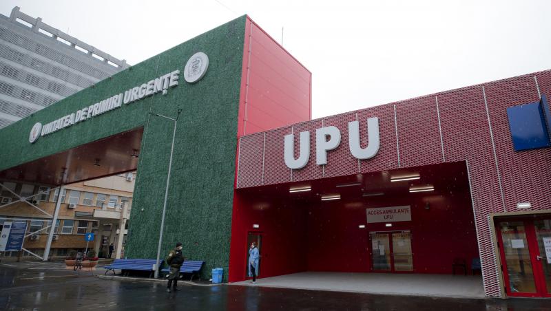 A comunicat cu medicii cât era operat pe creier. Tânăr de 20 de ani, salvat de o echipă de chirurgi români