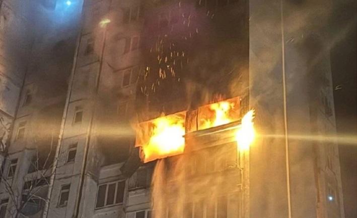 Patru morţi şi 15 răniţi în Kiev după un nou atac cu rachete şi drone al Rusiei