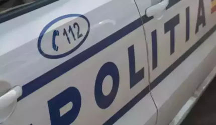 Un adolescent de 15 ani din Neamţ a furat maşina tatălui său şi a provocat un accident