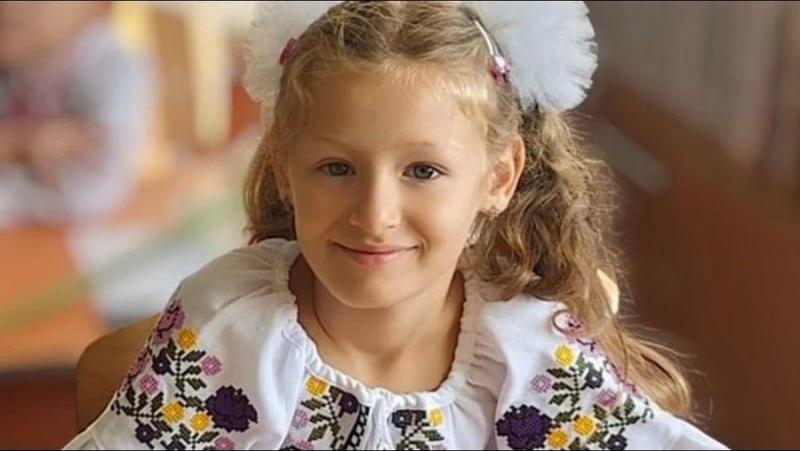 Un tată ucrainean îşi leagănă fiul pentru ultima dată. Şi-a pierdut întreaga familie în atacul din Ternopil Un tată ucrainean îşi leagănă fiul pentru ultima dată. Şi-a pierdut întreaga familie în atacul din Ternopil