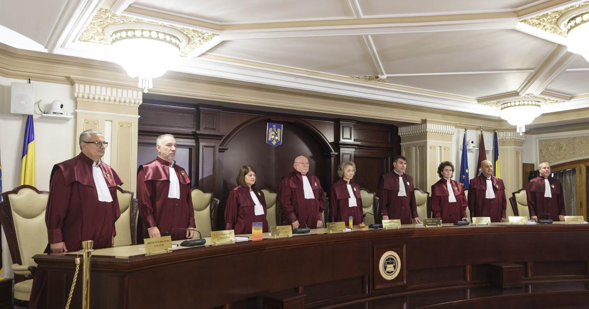 CCR discută sesizările privind legea referitoare la plata pensiilor private