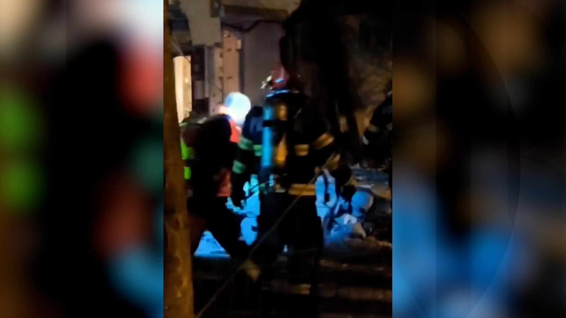 Filmul exploziei din Buftea. O butelie defectă a creat haos. "Uşile de la bucătărie le-am găsit în parcare"