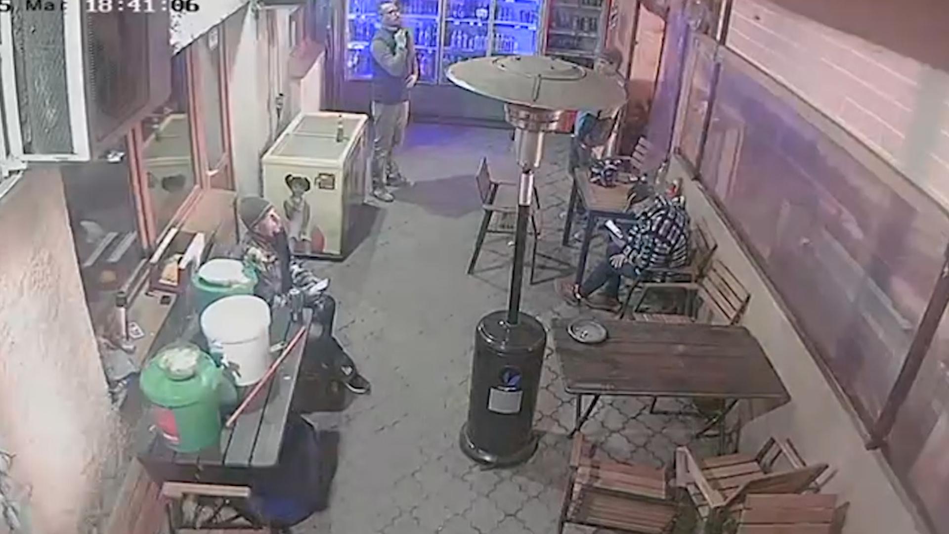 Filmul exploziei din Buftea. O butelie defectă a creat haos. "Uşile de la bucătărie le-am găsit în parcare"