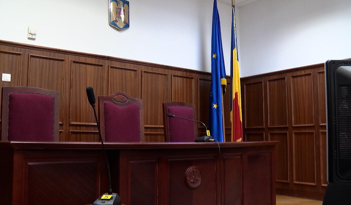 Economist: O fi fost constituţional să fie majorate pensiile magistraţilor la niveluri care nu pot fi duse?