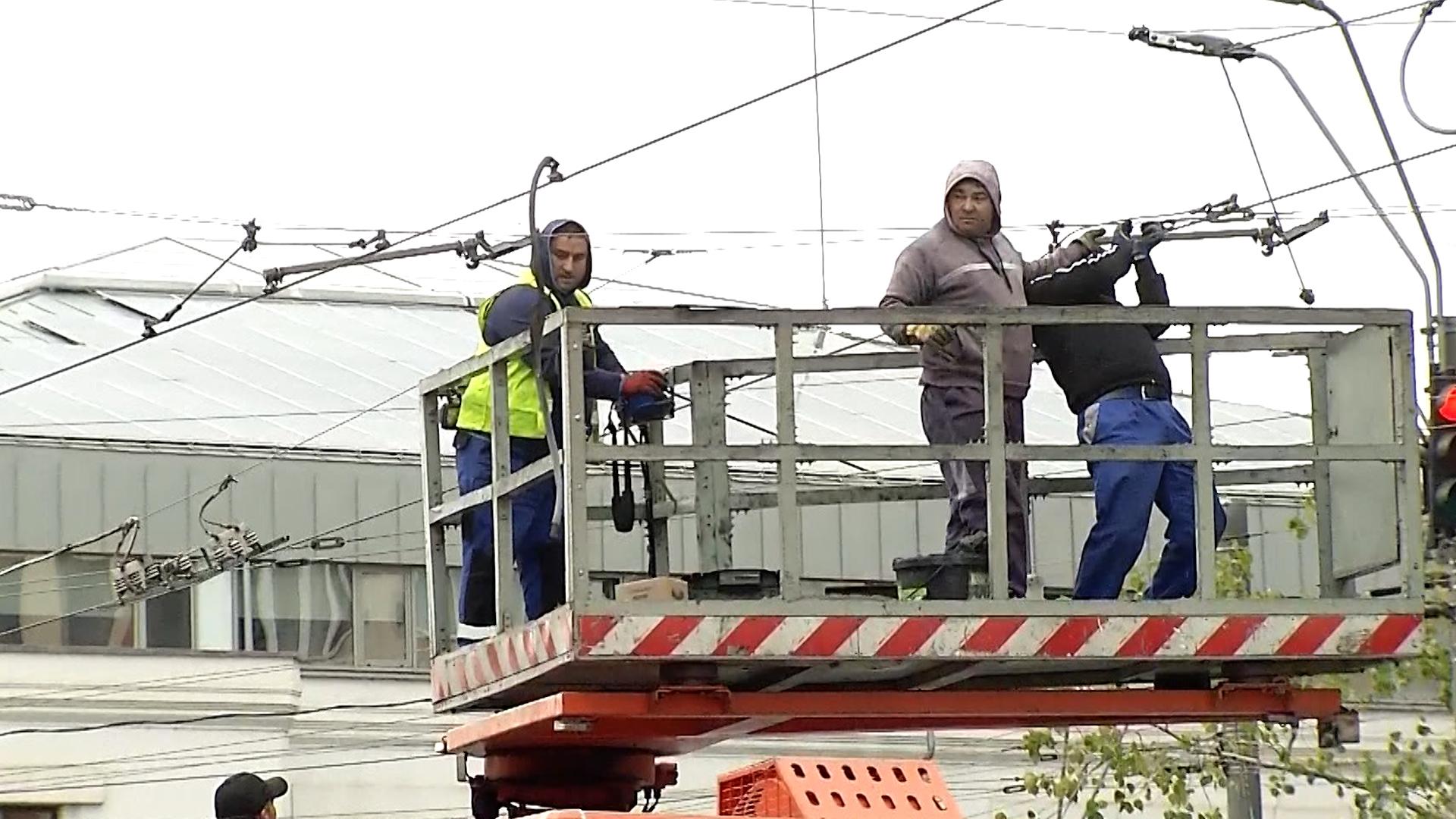 EXCLUSIV. Mărturia şoferului implicat în accidentul sinistru din Bucureşti: Angajaţii STB au slăbit cablul