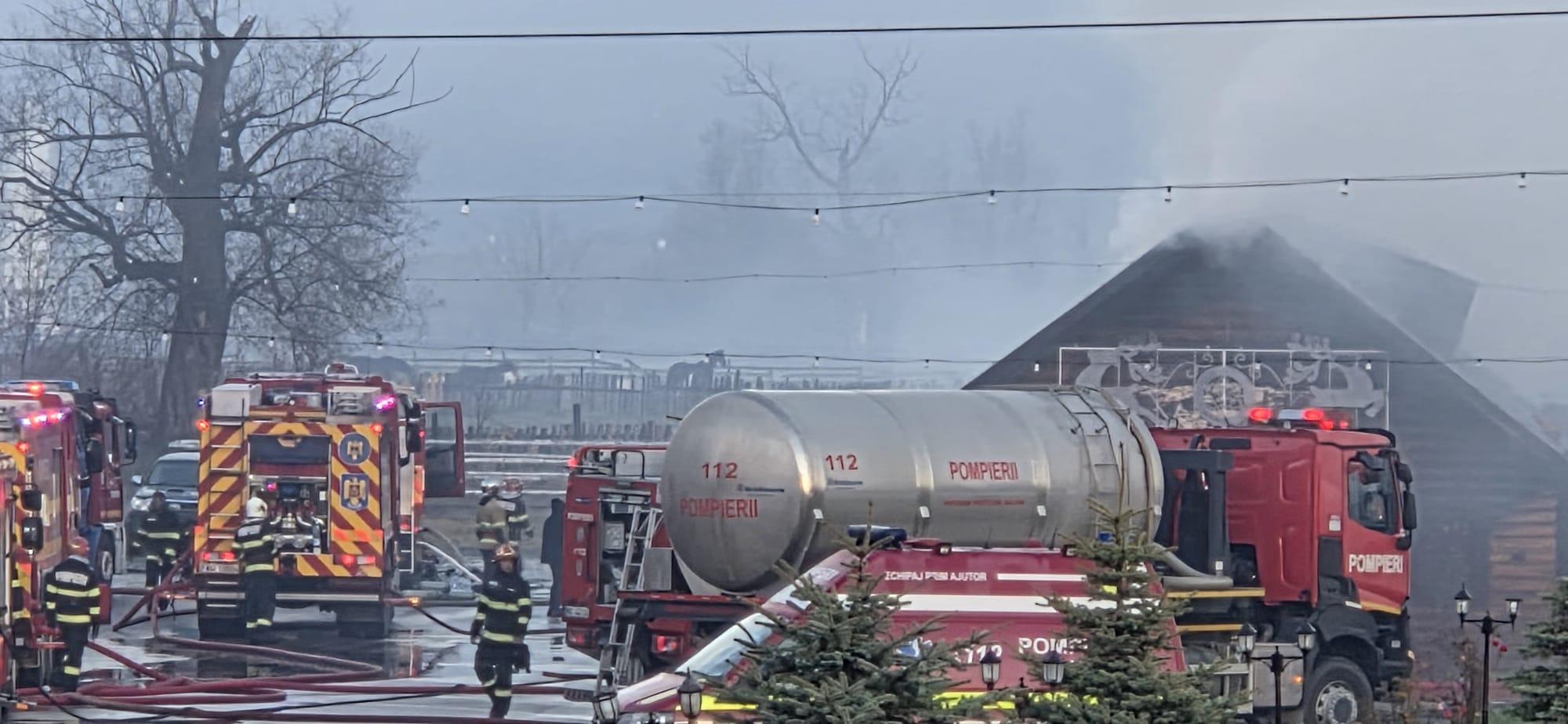 O femeie de 72 de ani a ars de vie într-o pensiune din Gura Humorului. Alte şapte persoane au fost evacuate