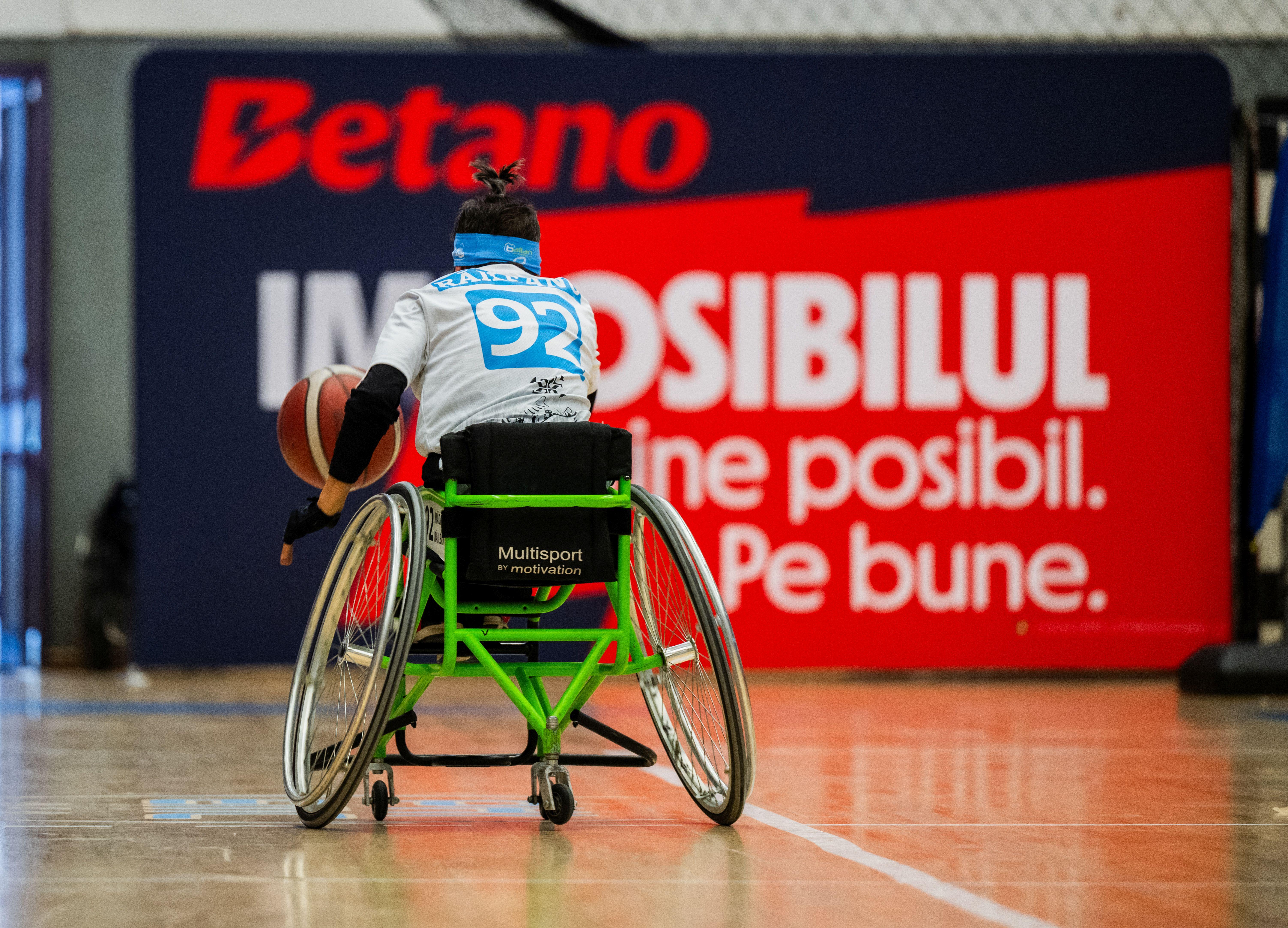 Imagine de la Campionatul de Baschet în Scaun Rulant de la Sibiu organizat de Comitetul Național Paralimpic și susținut de Betano România