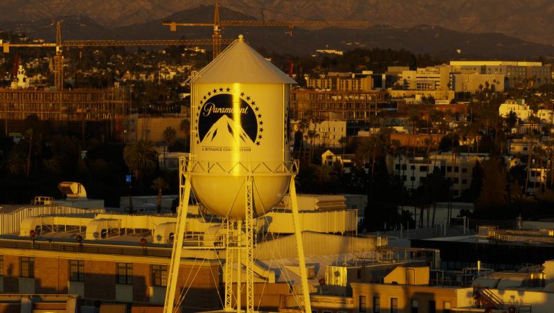 Războiul pentru Warner Bros continuă. Compania va respinge oferta ostilă de 108 miliarde de dolari a Paramount