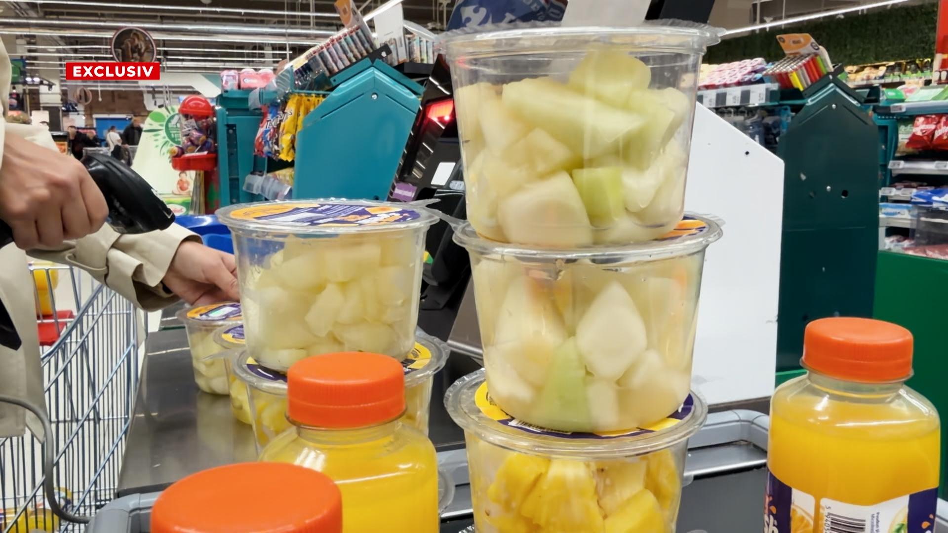 Fructele feliate şi sucurile de fructe, duse la analize. "Zeci de mii de colonii" şi "pesticide"