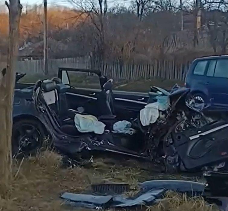 Diana şi George sunt tinerii morţi în accidentul din Bacău. Urmau să anunţe că aşteaptă un copil de Crăciun