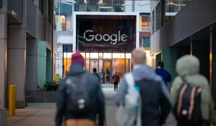 Google îşi avertizează angajații cu vize americane să evite călătoriile în afara ţării