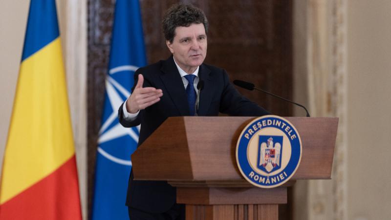 Preşedintele Nicuşor Dan a depus o coroană de flori la troiţa de la Universitate, la 36 de ani de la Revoluţie