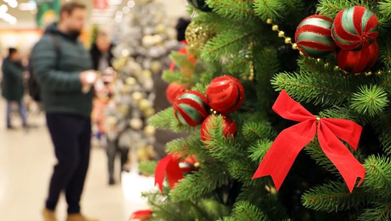 În prag de Crăciun, un binefăcător misterios a schimbat viețile a zeci de familii într-un oraş din SUA