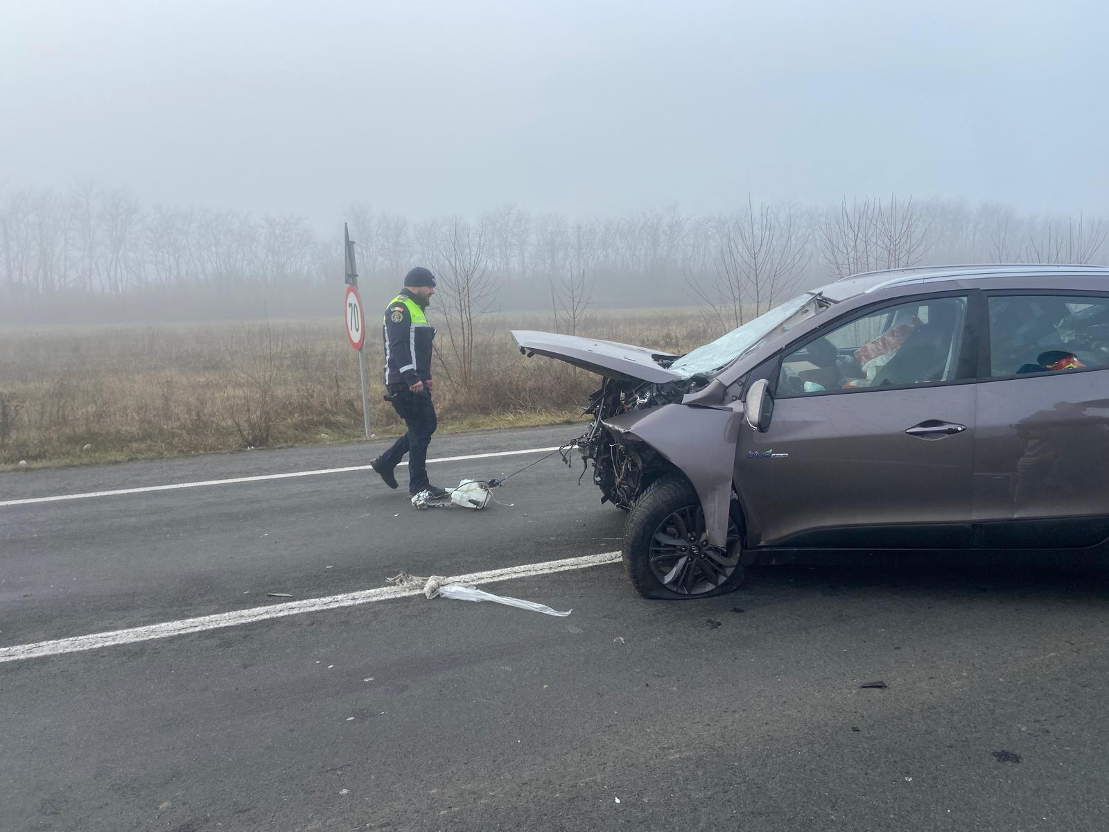 Un şofer a murit pe loc, după ce s-a izbit frontal de o altă maşină, în Hunedoara