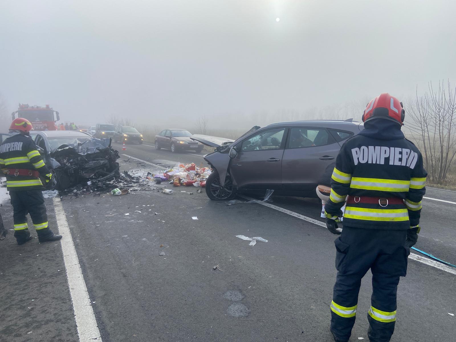 Un şofer a murit pe loc, după ce s-a izbit frontal de o altă maşină, în Hunedoara