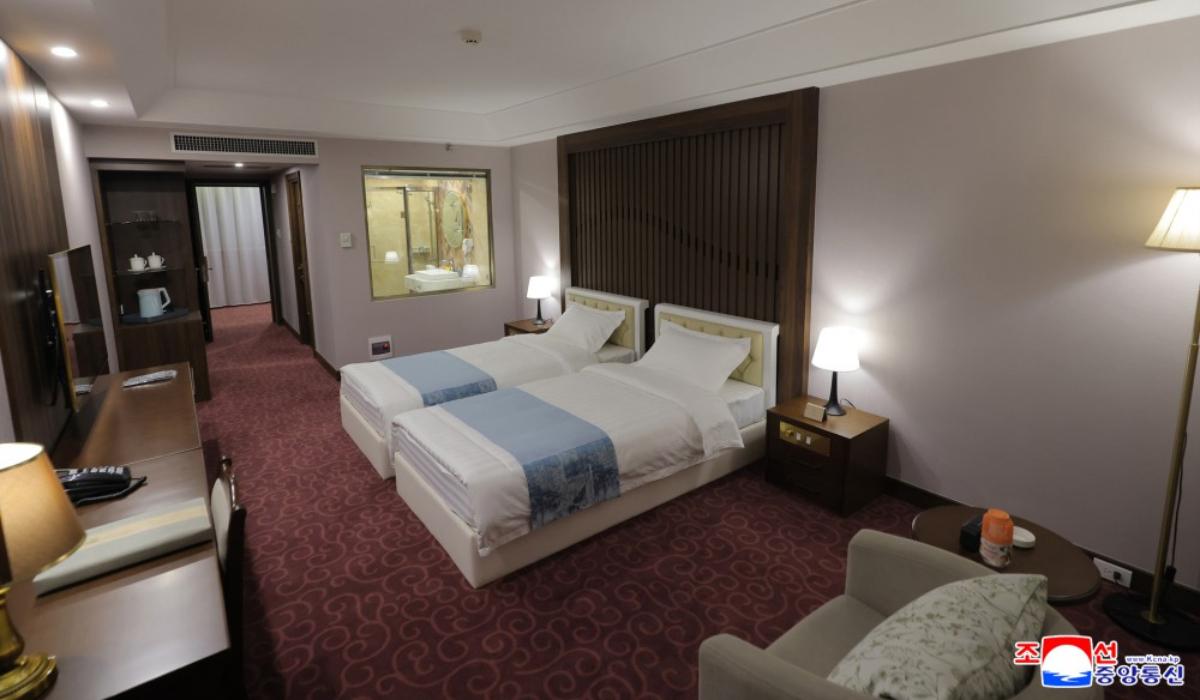 Liderul nord-coreean Kim Jong-un și fiica sa au inaugurat un complex hotelier montan de lux