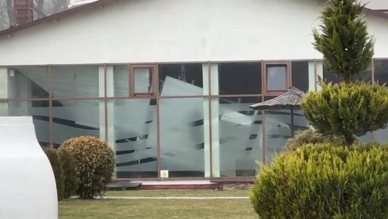 Tavanul piscinei Hilton din Sibiu s-a prăbușit. 8 persoane, 5 adulți și 3 minori, scoase din apă