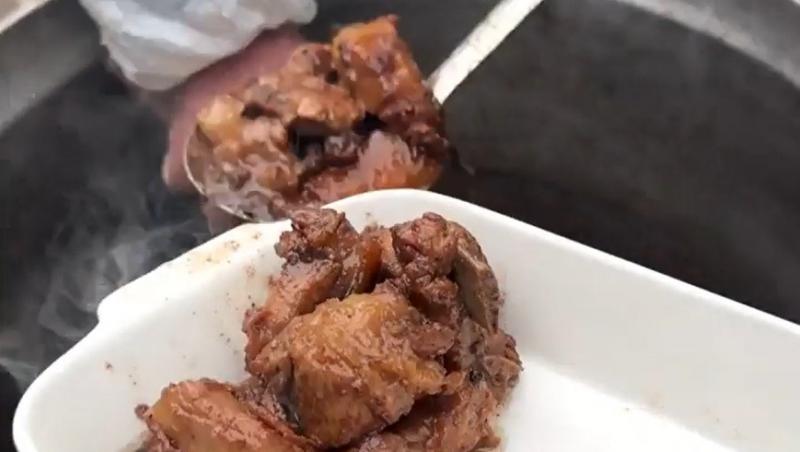 Cum să nu faci exces la masa de Crăciun. Ce combinații alimentare sunt periculoase