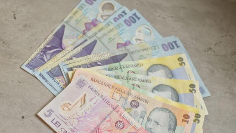 Companiile de stat ocolite de austeritate. Ce prime au &icirc;ncasat de Crăciun cei mai norocoşi angajaţi de la stat