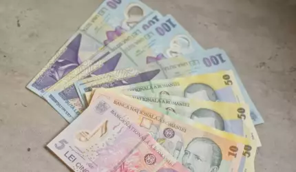 Companiile de stat ocolite de austeritate. Ce prime au încasat de Crăciun cei mai norocoşi angajaţi de la stat