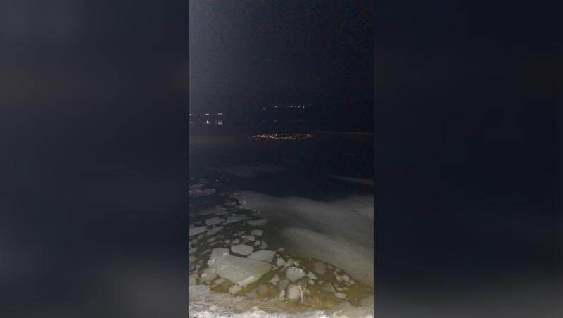 Tragedie &icirc;n Vaslui. Doi copii s-ar fi &icirc;necat &icirc;n acumularea Tăcuta, după ce gheaţa pe care traversau s-a rupt