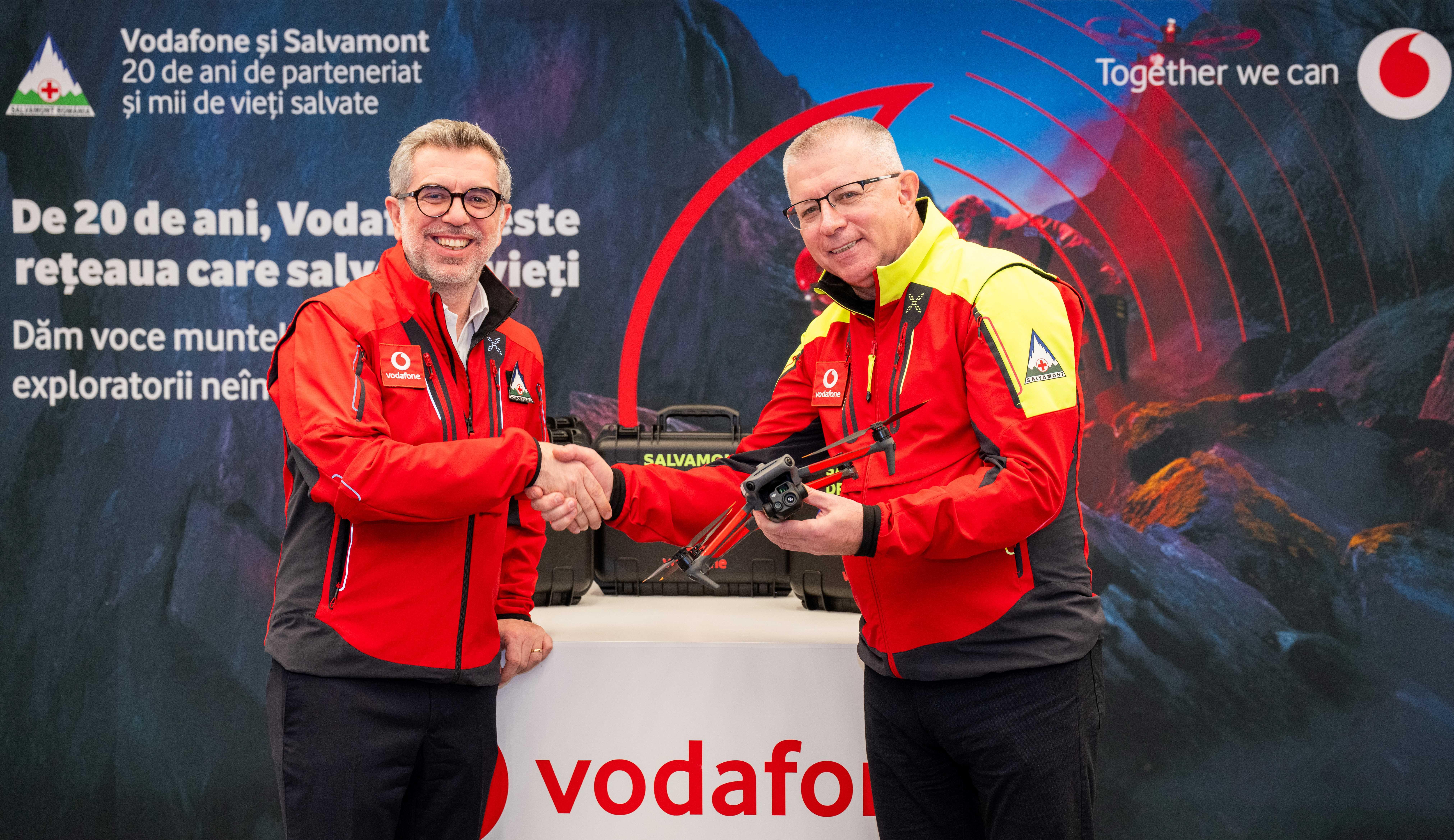 COMUNICAT: Vodafone și Fundația Vodafone donează echipamente în valoare de 150.000 EUR către Salvamont România