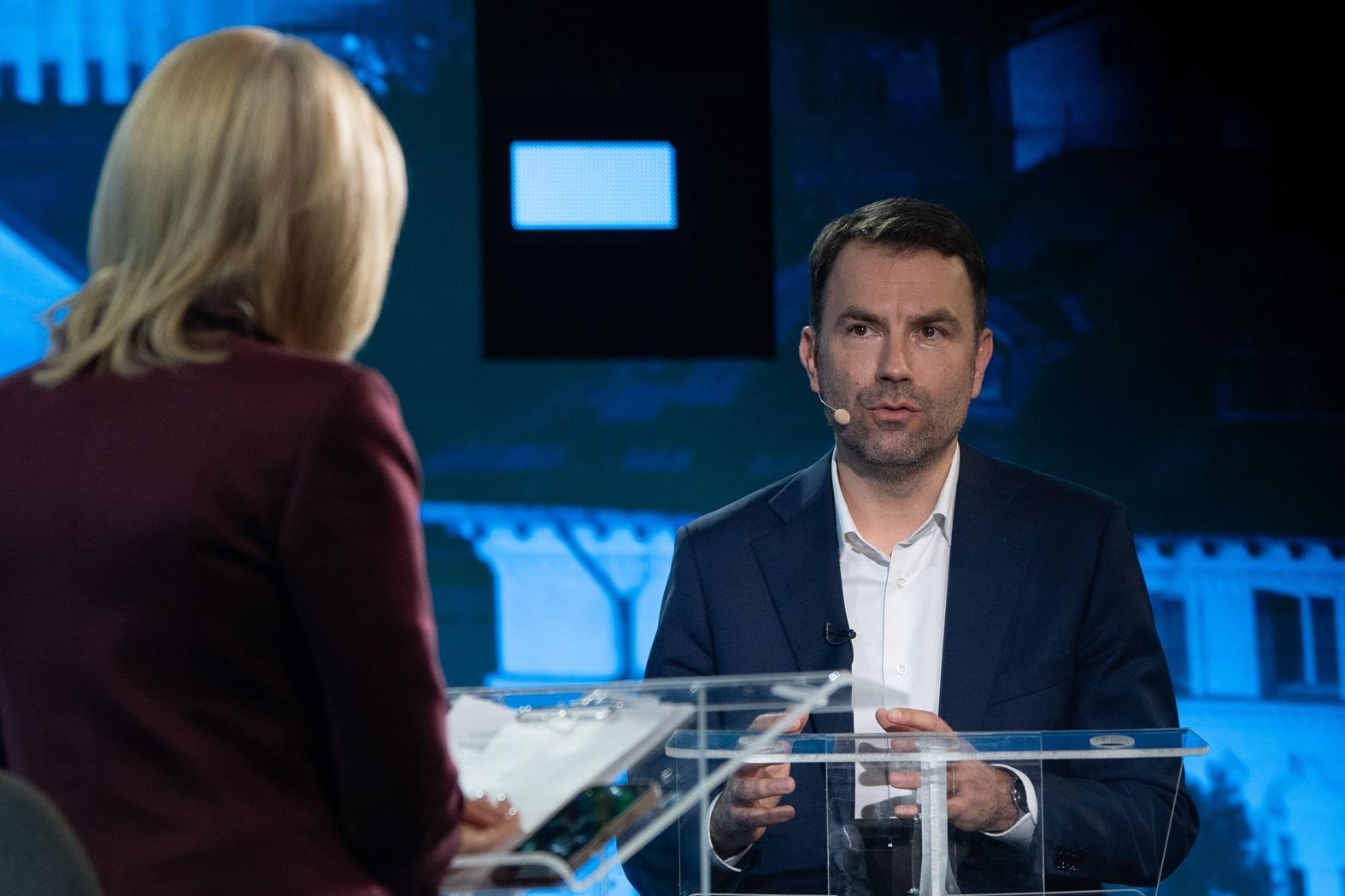 Declarațiile finale ale primilor clasați în sondaje, în Ediția specială Observator din această seară