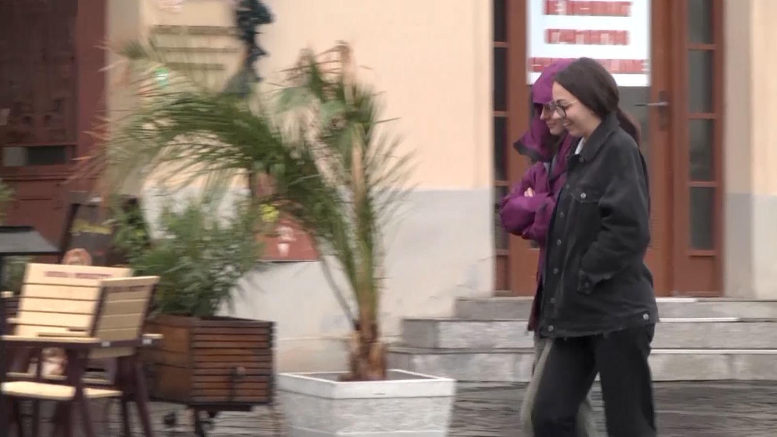 9 judeţe şi Capitala, sub cod galben de intensificări de vânt până la ora 20. Prelungit în Tulcea şi Constanţa