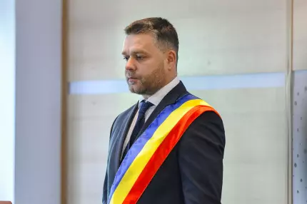 UPDATE Rezultate alegeri Primăria Capitalei în timp real. Ciucu - 36%, Alexandrescu - 22%, Băluţă - 20%