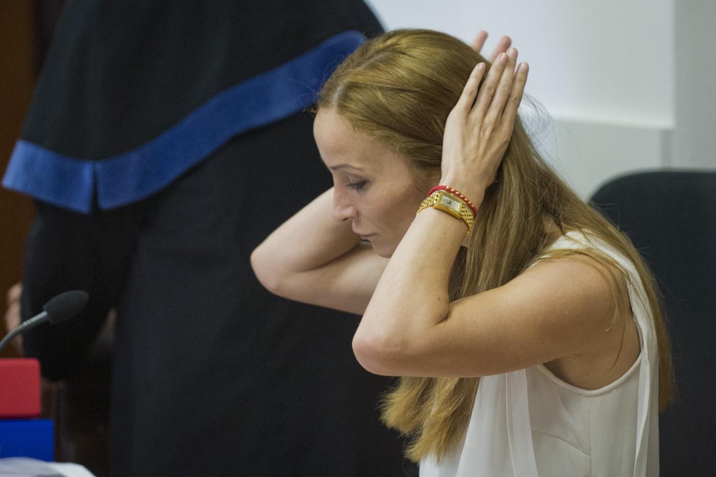 Din florăreasă, în una dintre cele mai căutate femei din Europa. Suma oferită de Eva unui asasin profesionist să-i ucidă soţul