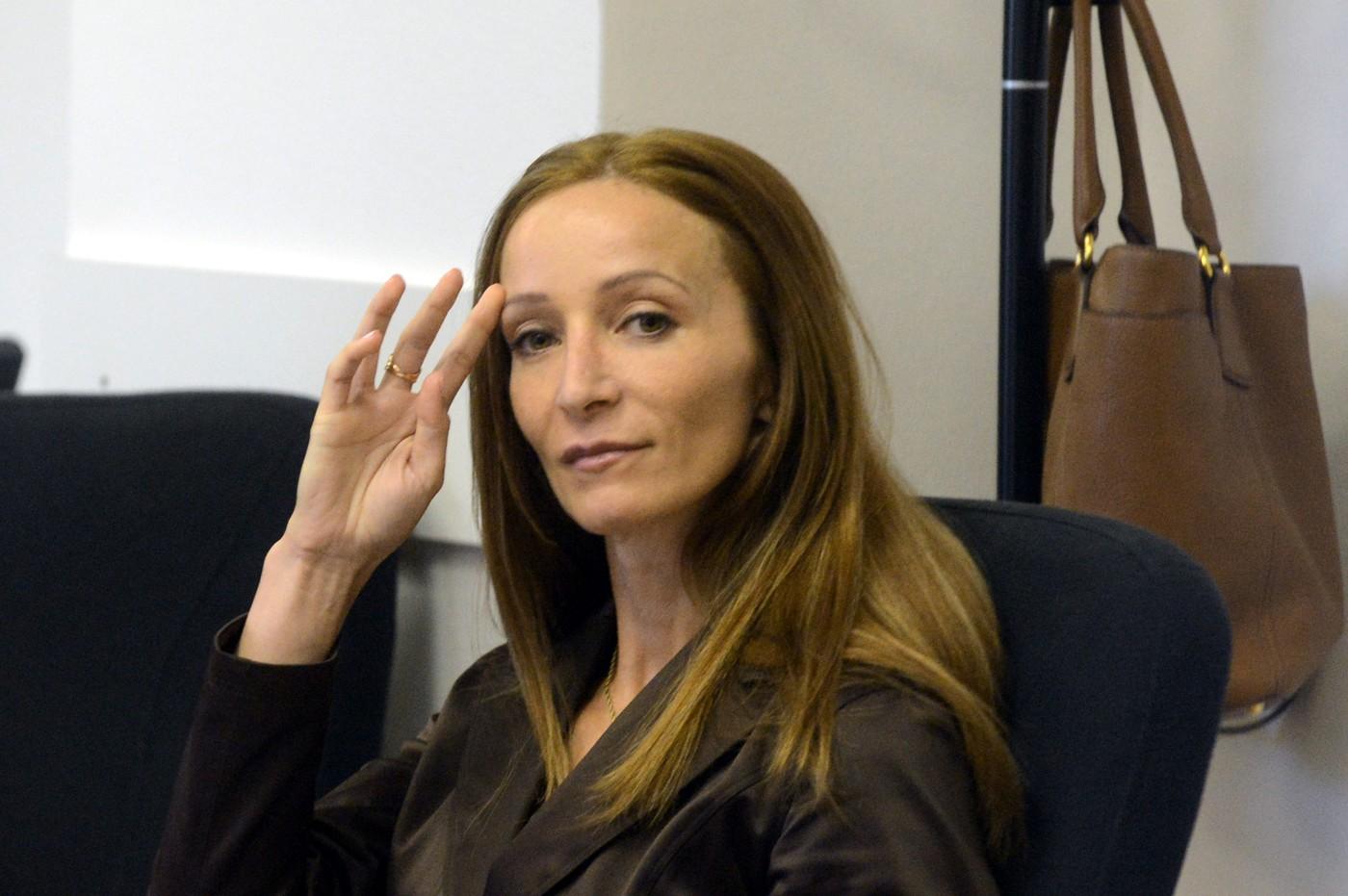 Din florăreasă, în una dintre cele mai căutate femei din Europa. Suma oferită de Eva unui asasin profesionist să-i ucidă soţul