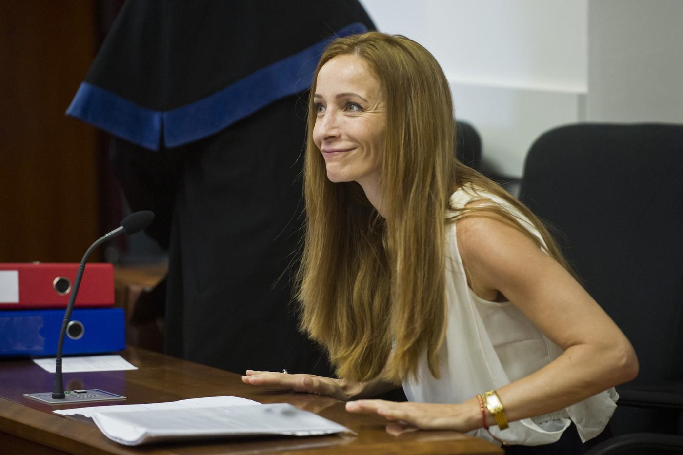 Din florăreasă, în una dintre cele mai căutate femei din Europa. Suma oferită de Eva unui asasin profesionist să-i ucidă soţul