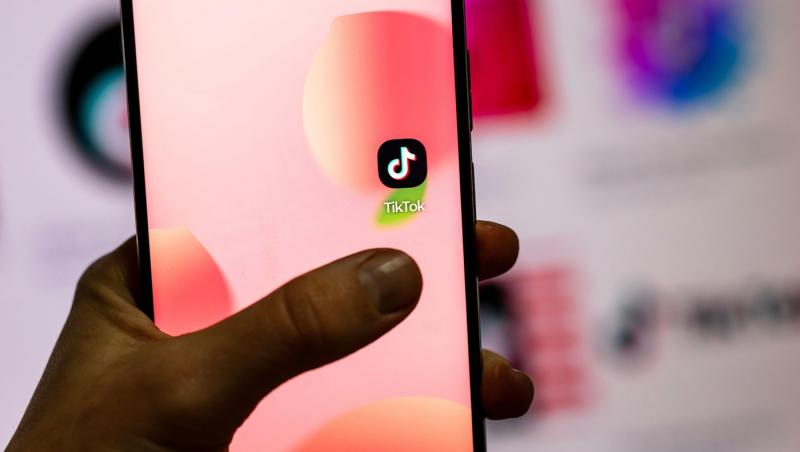 TikTok, platforma preferată a adolescenților români: 84% o accesează zilnic, 8 din 10 tineri au primit conținut despre alegeri