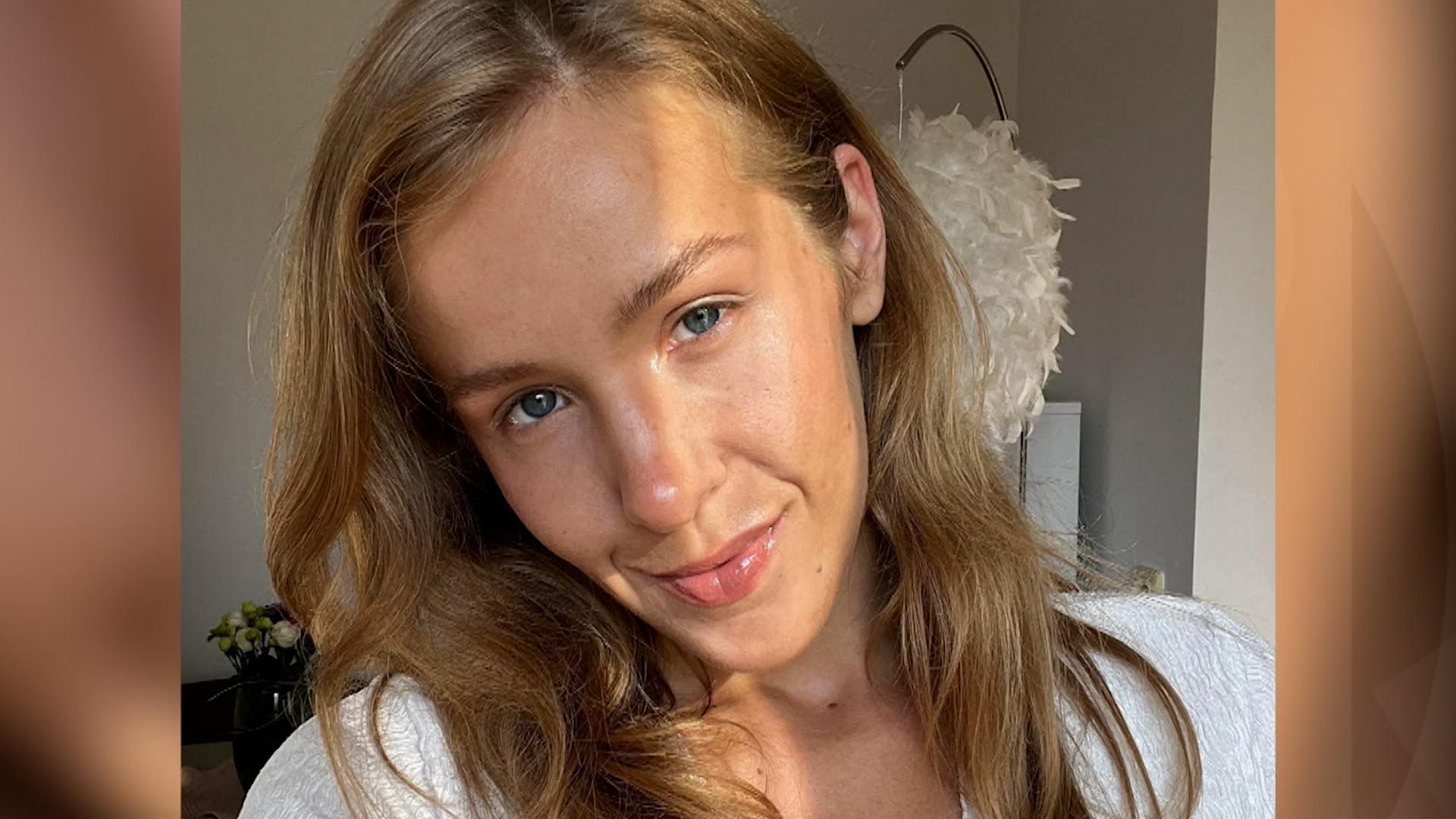 anastasiia si iubitul ei şi anchetatori la locul crimei