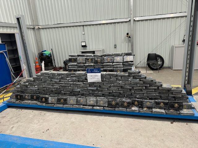 438 kg de cocaină, găsite în camionul unui şofer român, în Franţa