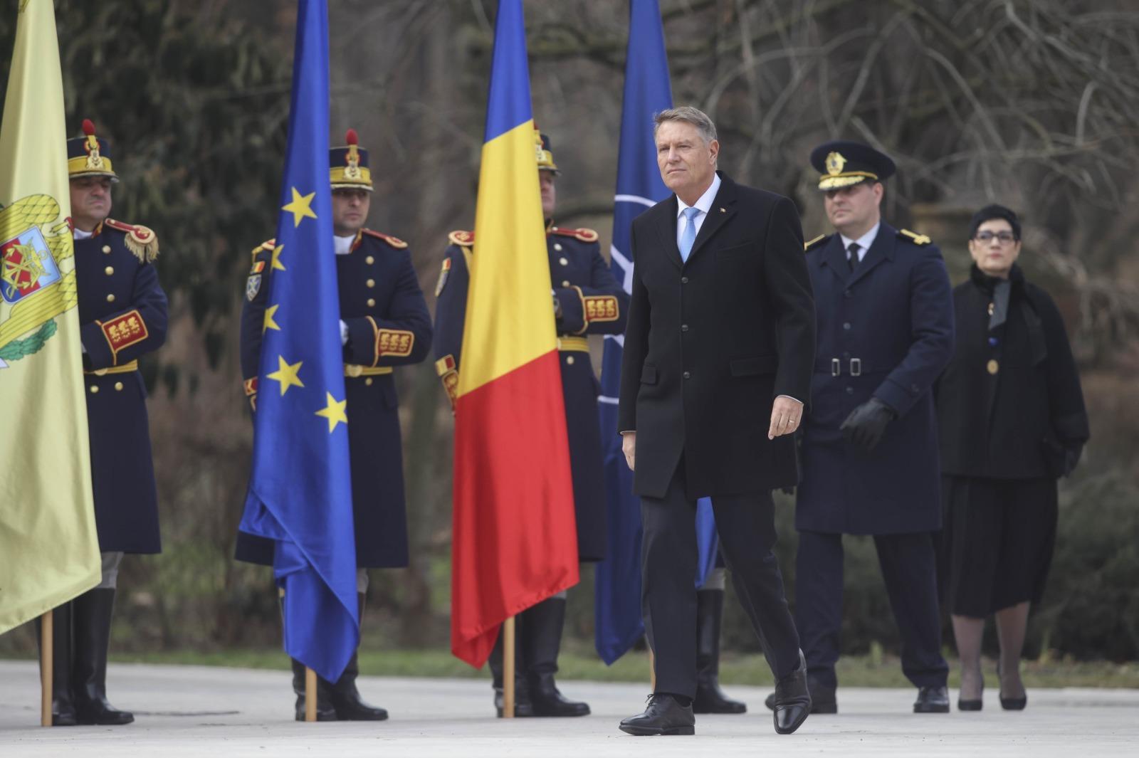 Klaus Iohannis s-a retras după 10 ani de mandat. O demisie istorică pentru a evita o procedură de suspendare care ar duce România în criză.